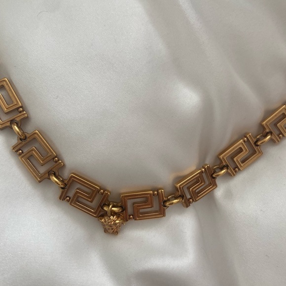 Versace Greca necklace - Picture 3 of 10